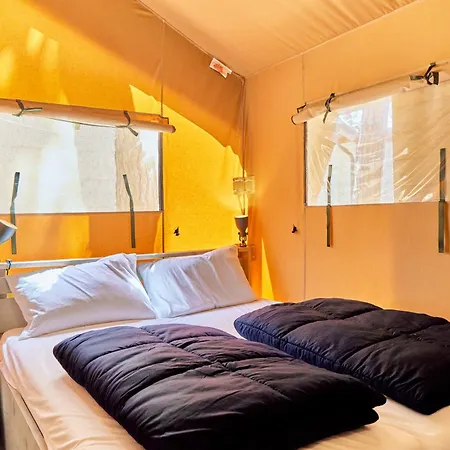 Glamping Costa Dorada Luxury tent
